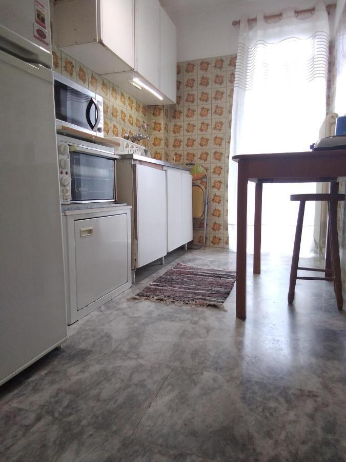 Studio In Athens Luaran gambar