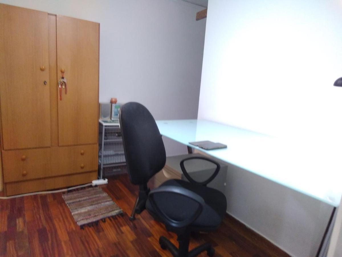 Studio In Athens Luaran gambar